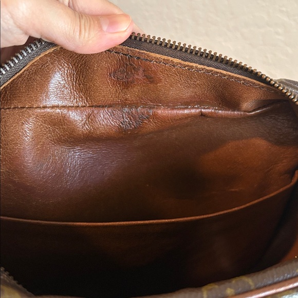 Louis Vuitton Vintage Monogram Crossbody Bag Leather with COA - Picture 16 of 16